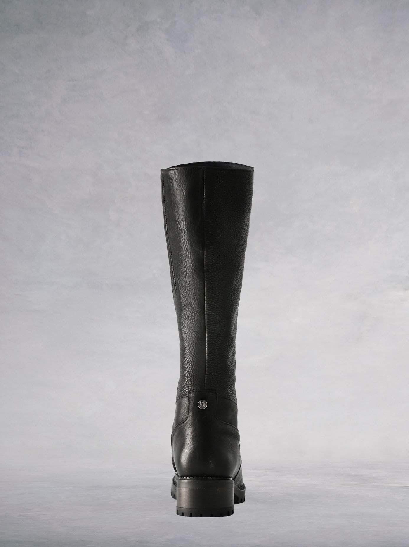 Finch - Black Leather