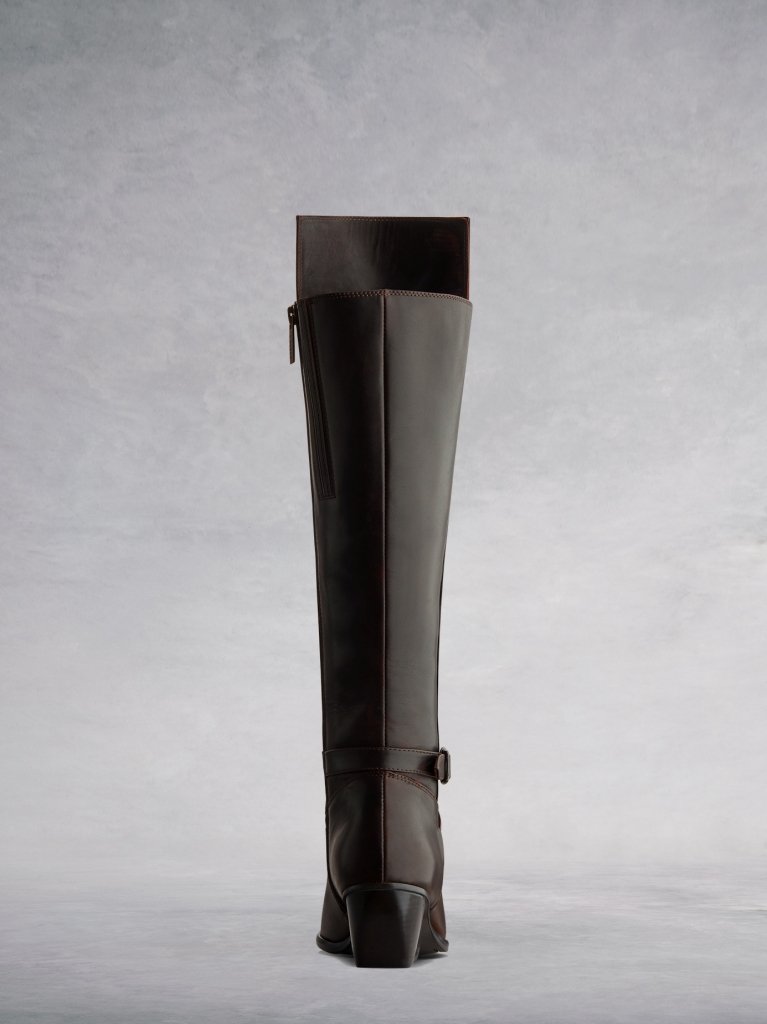 The angular topline that complements the exclusive angular heel.