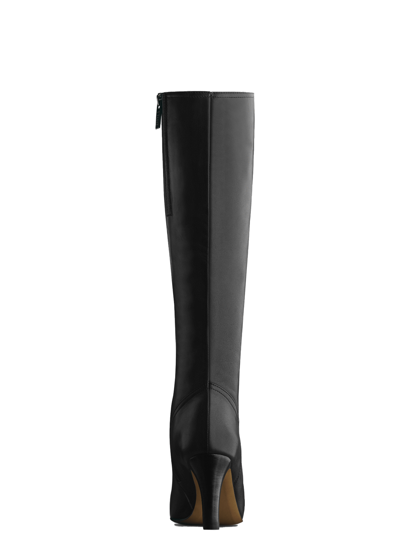 Luxor in black leather features a flattering lower back from the curved topline.