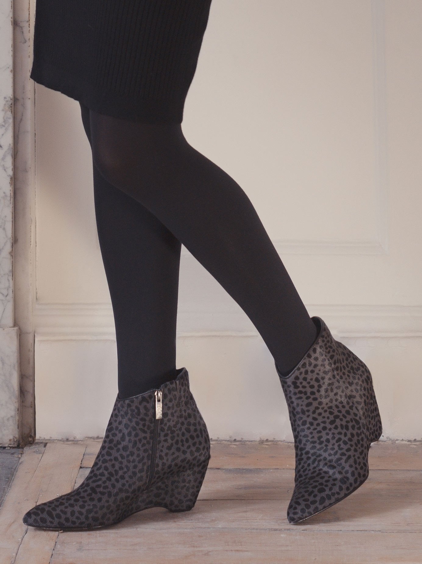 Mondrian - Black Suede