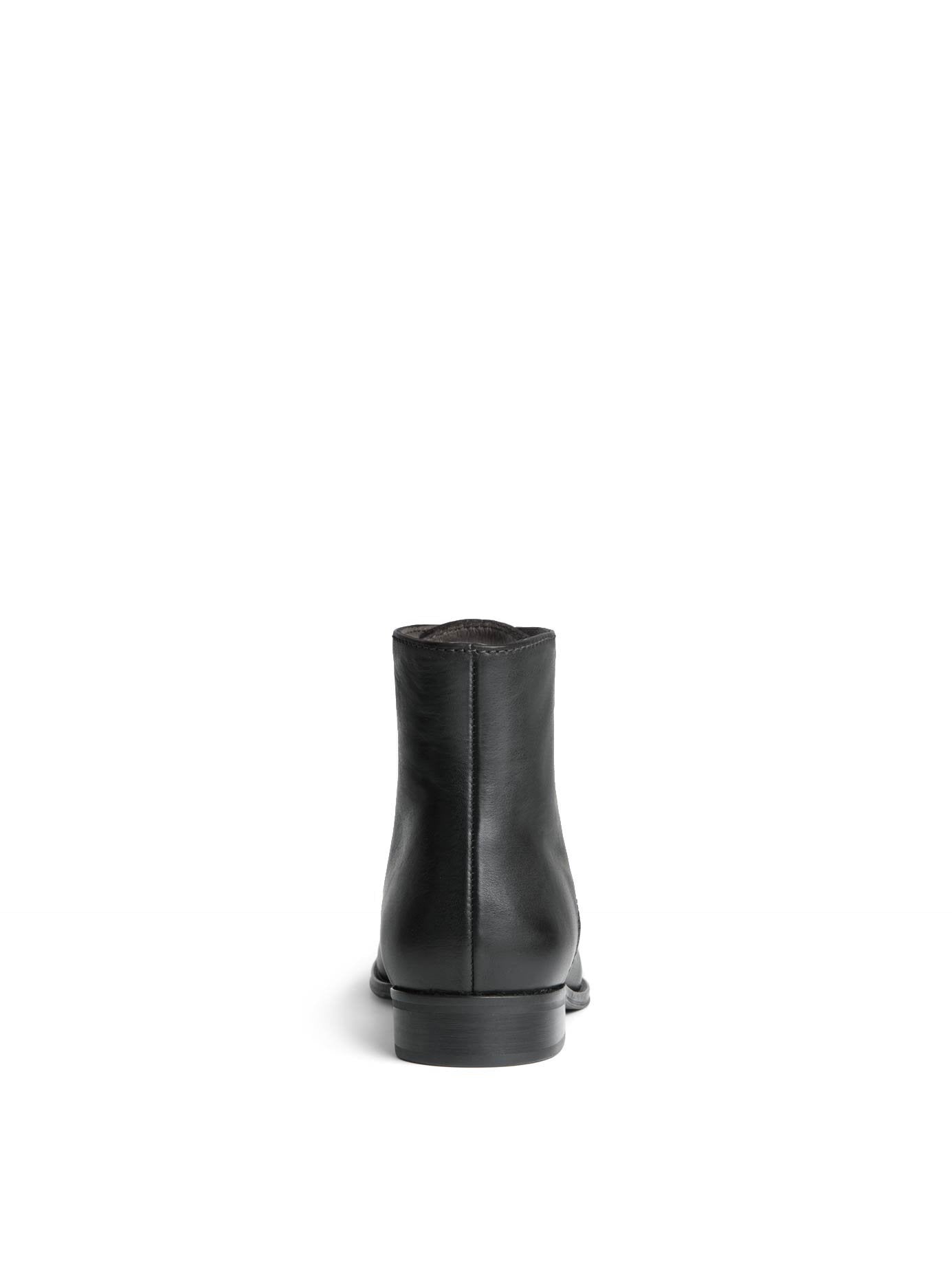 Lake - Black Leather