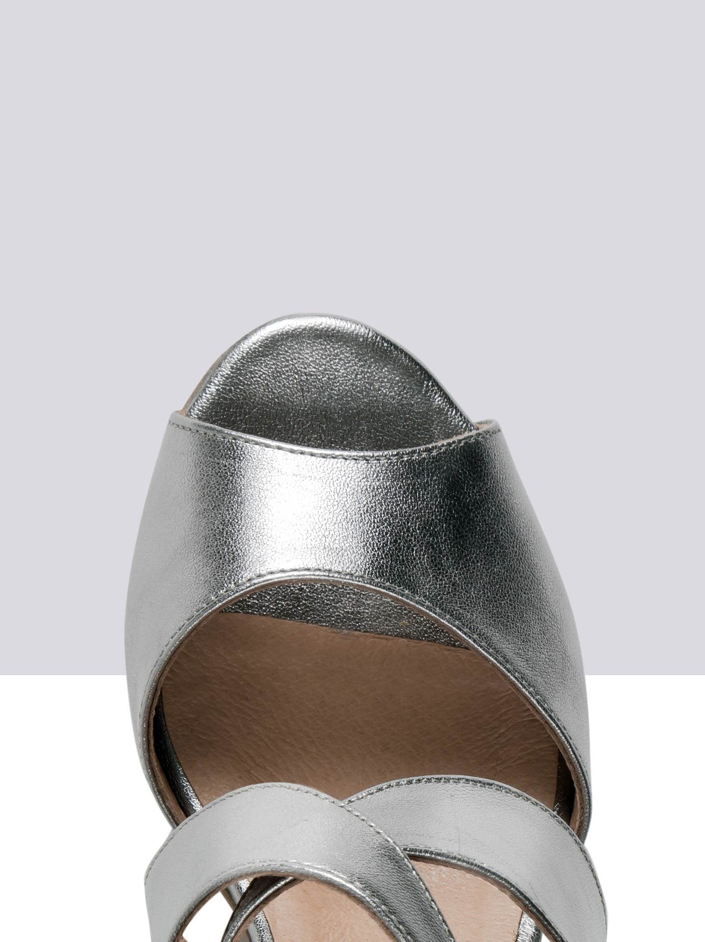 Merritt - Silver Leather