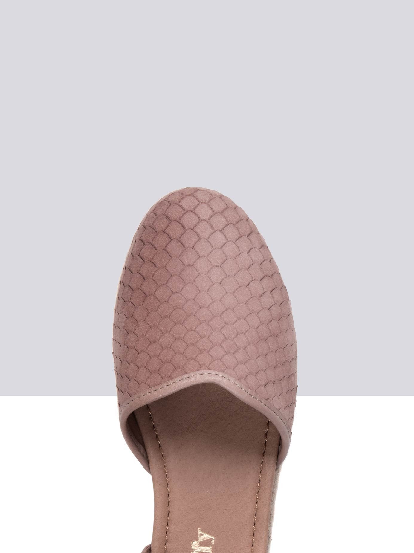Virginia - Peignoir Pink Embossed Nubuck