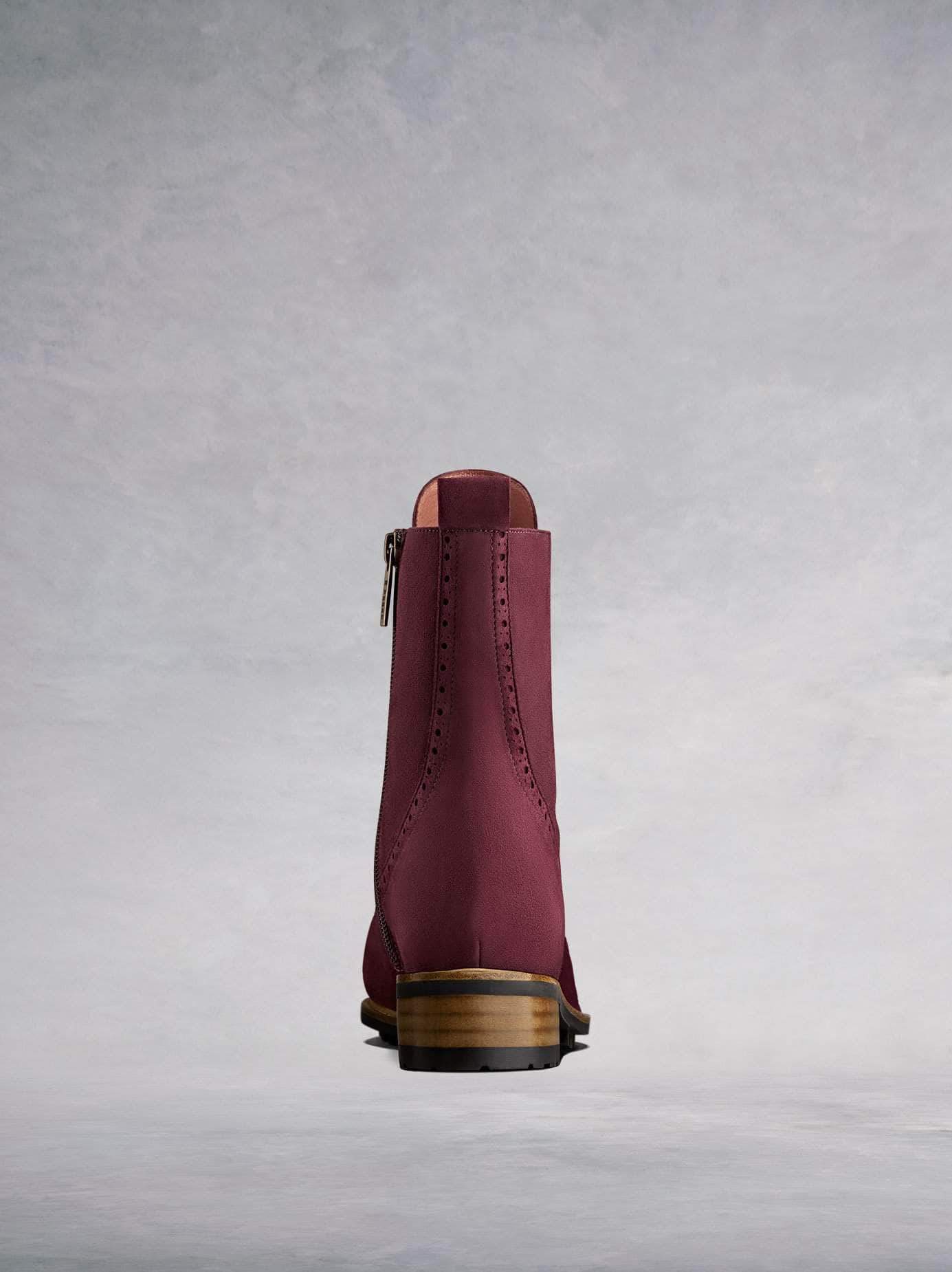 Balla burgundy has a contrast brown heel against the black rubber tread sole.