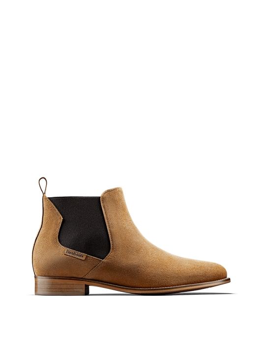 Easy to wear Berkley, has an elasticated side panel, a logo tag and top loop.