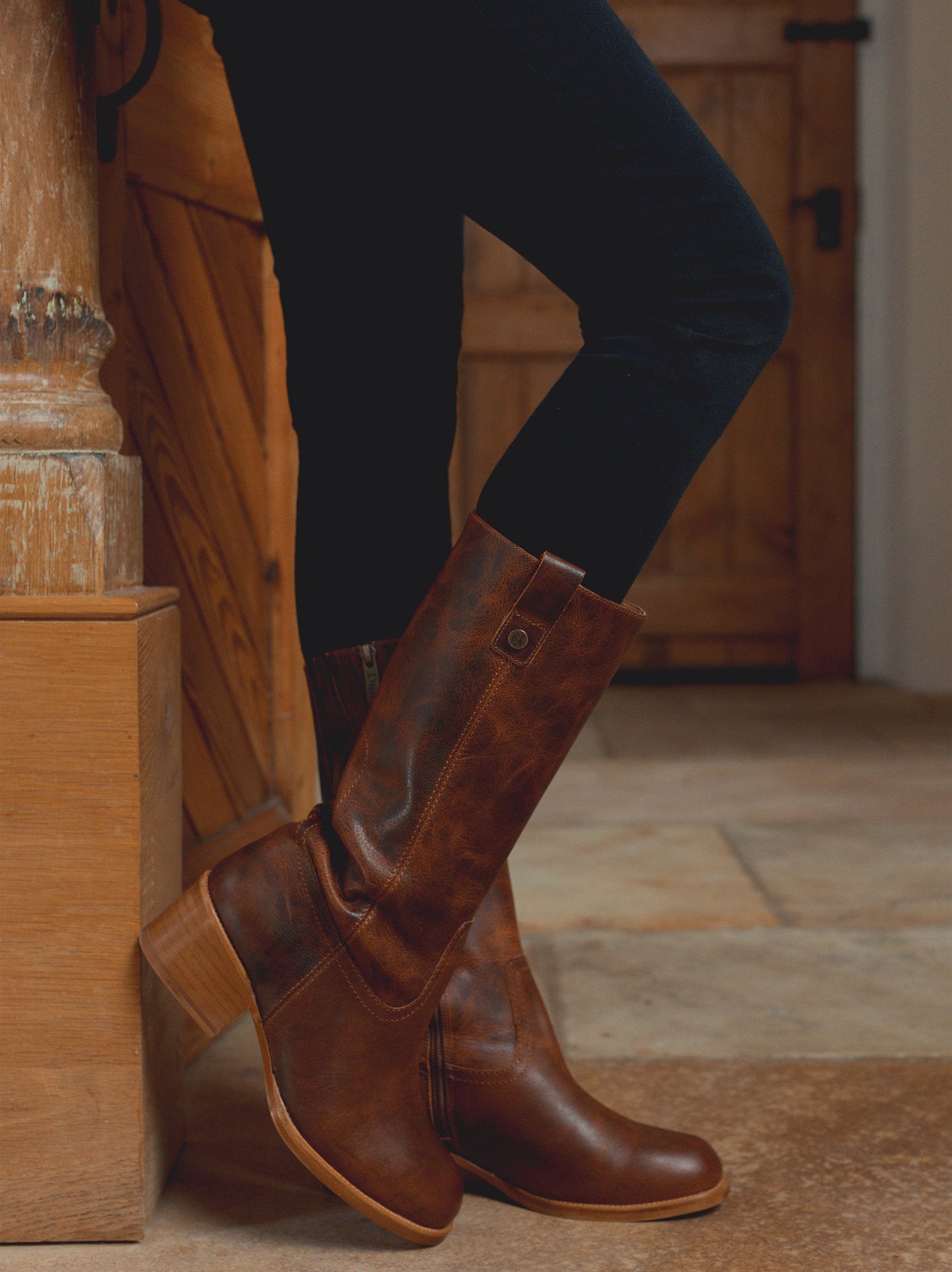 Brampton - Tan Leather