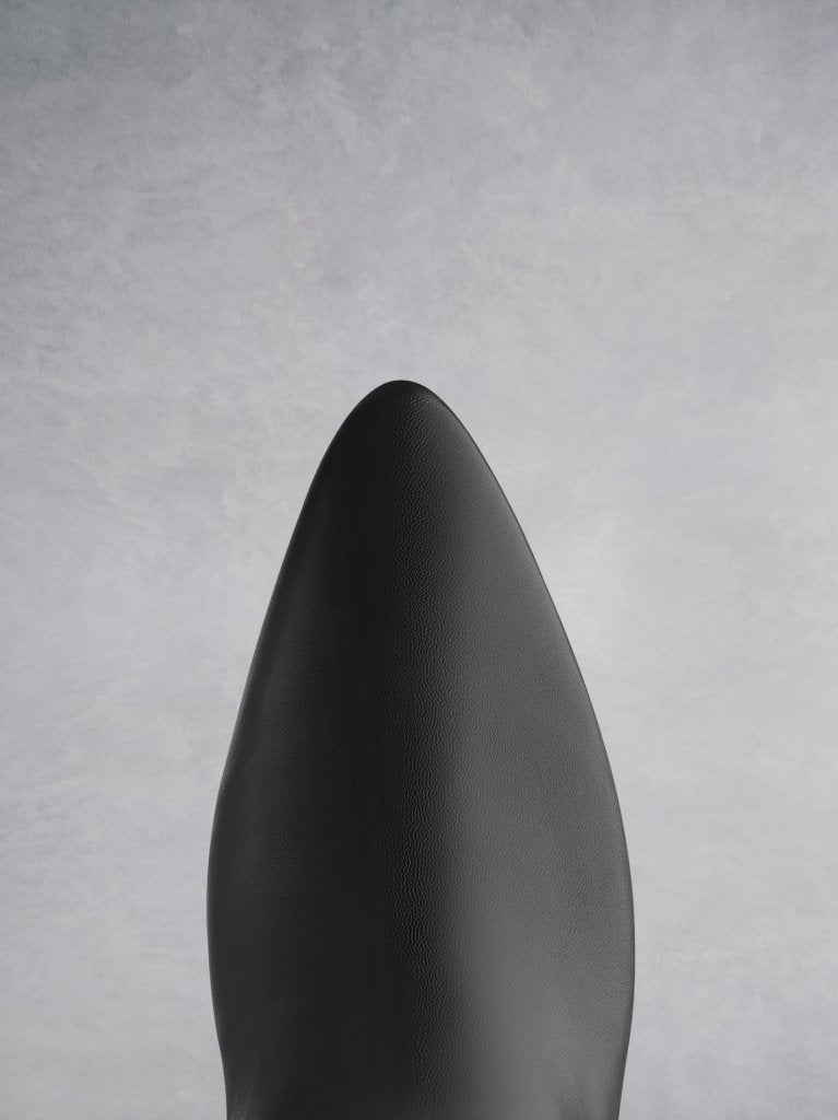 Breedon in black has a stylish pointed toe and a feminine kitten heel. 