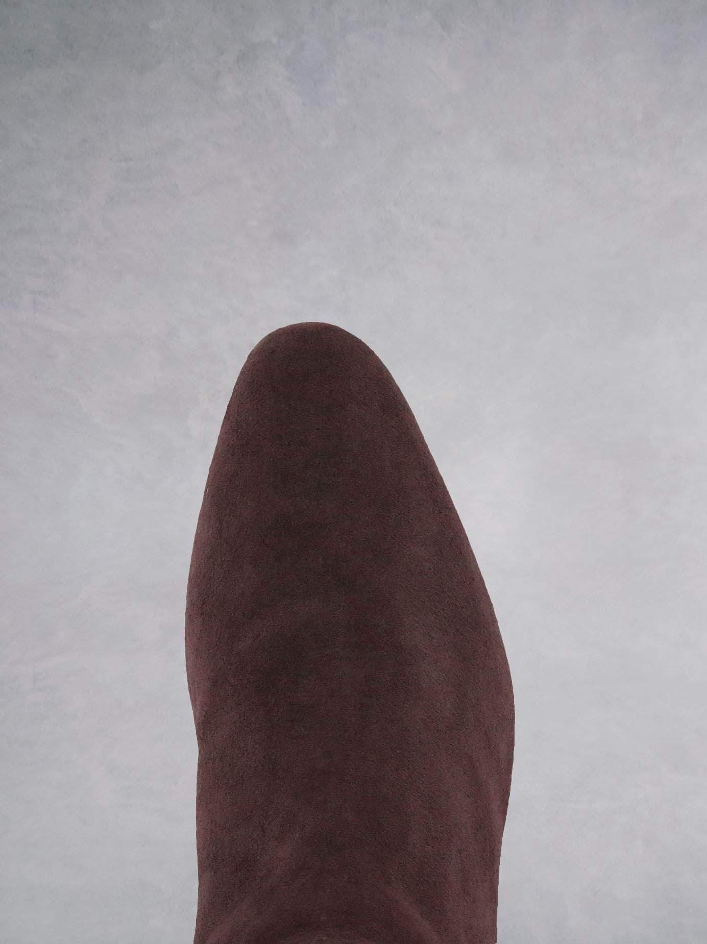 Curve - Fig Brown Suede