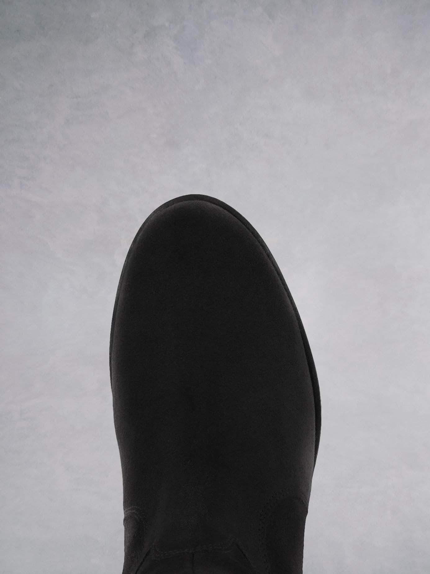 Fuller - Black Suede