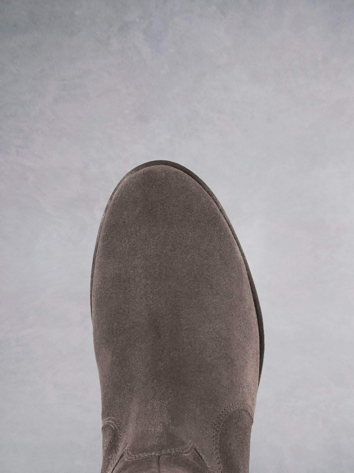 Fuller - Taupe Suede
