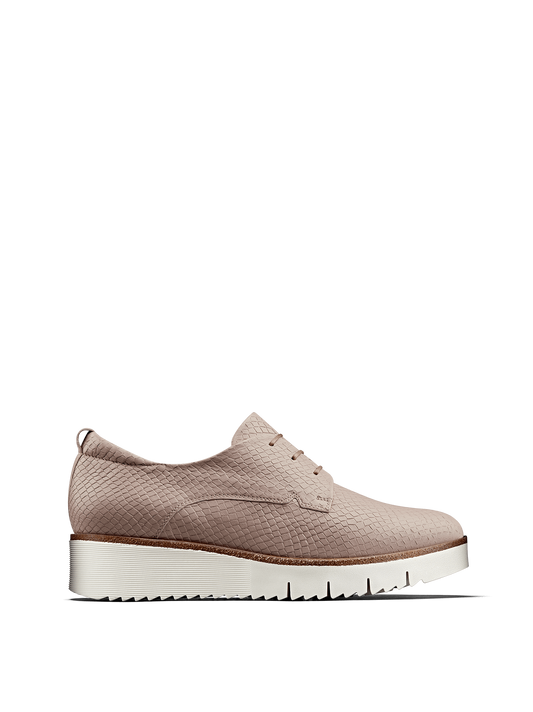 Hayle in nude pink leather has a derby silhouette, chunky sole and lace up design.