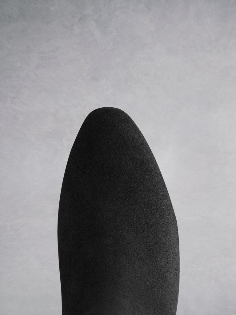 With an on-trend chisel shaped toe, that is both versatile and stylish. 