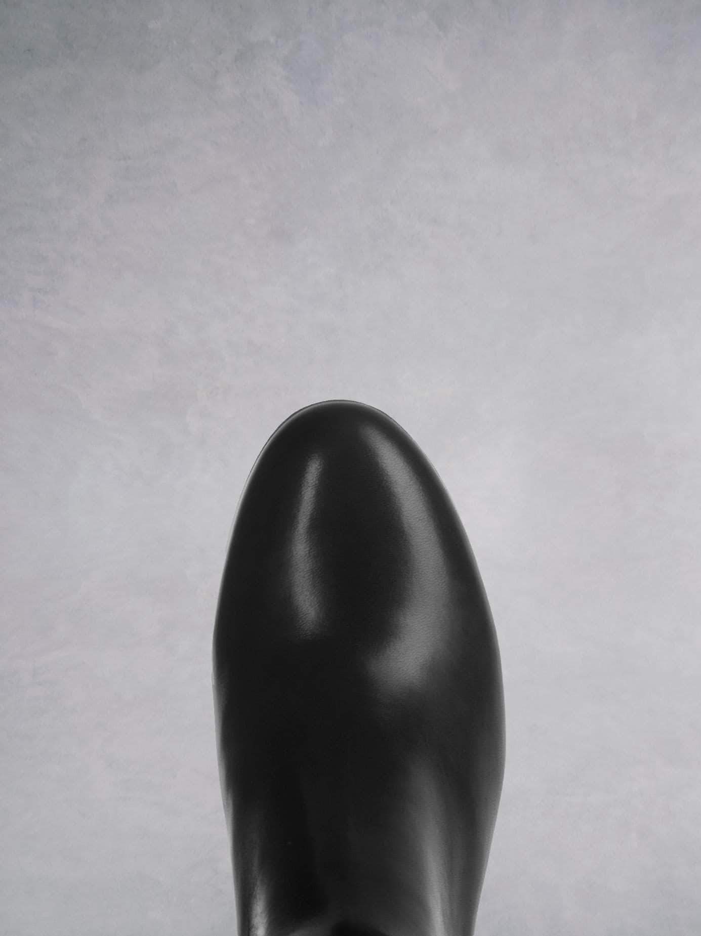 Luna - Black Leather