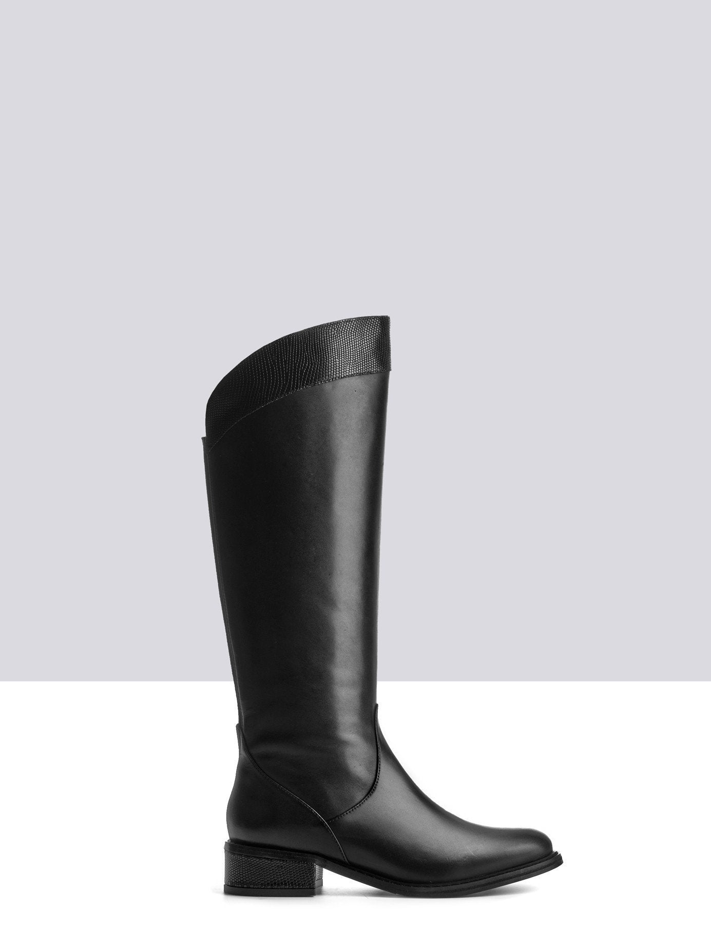 Mystic - Black Leather
