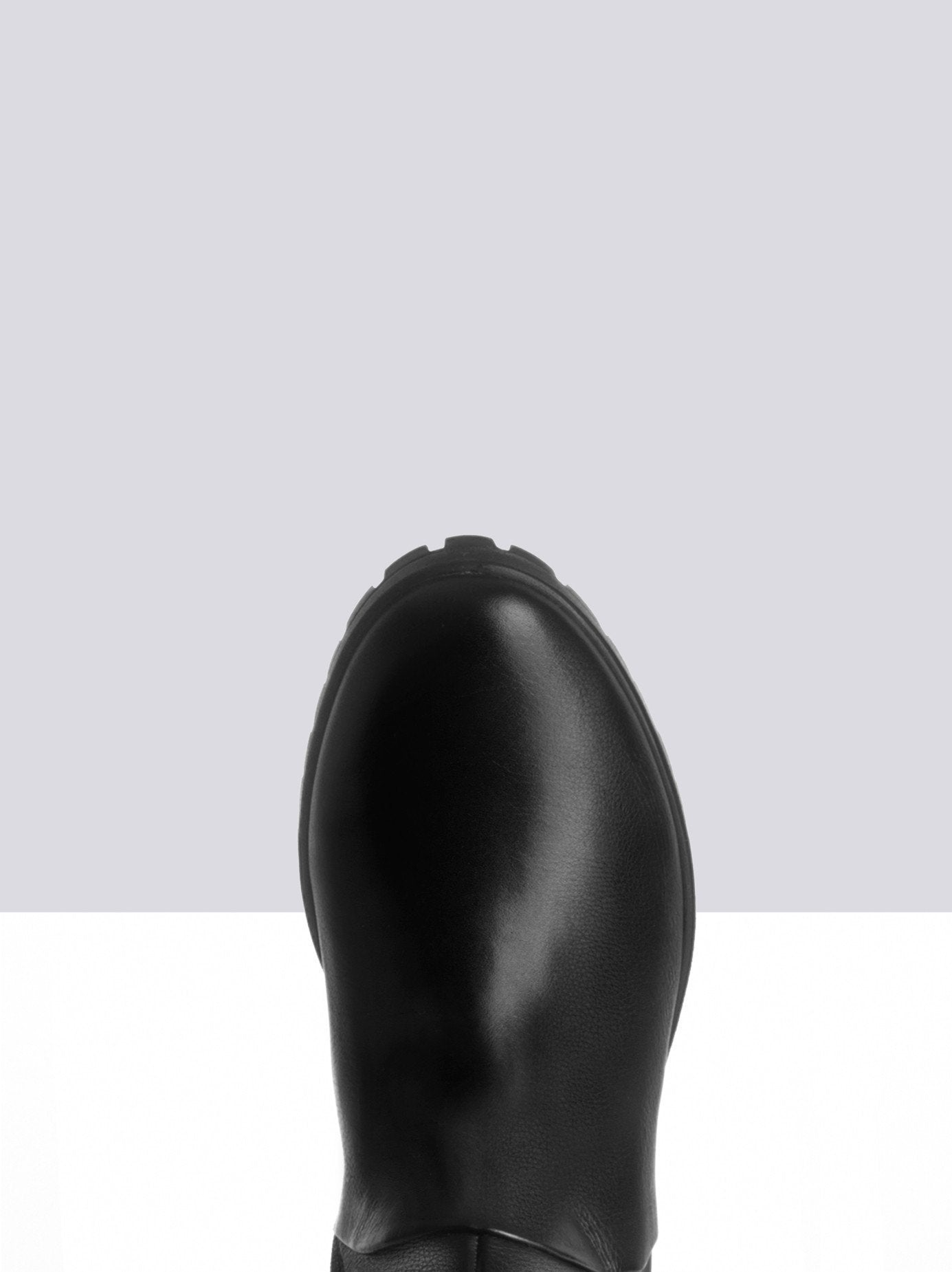 Quest - Black Leather