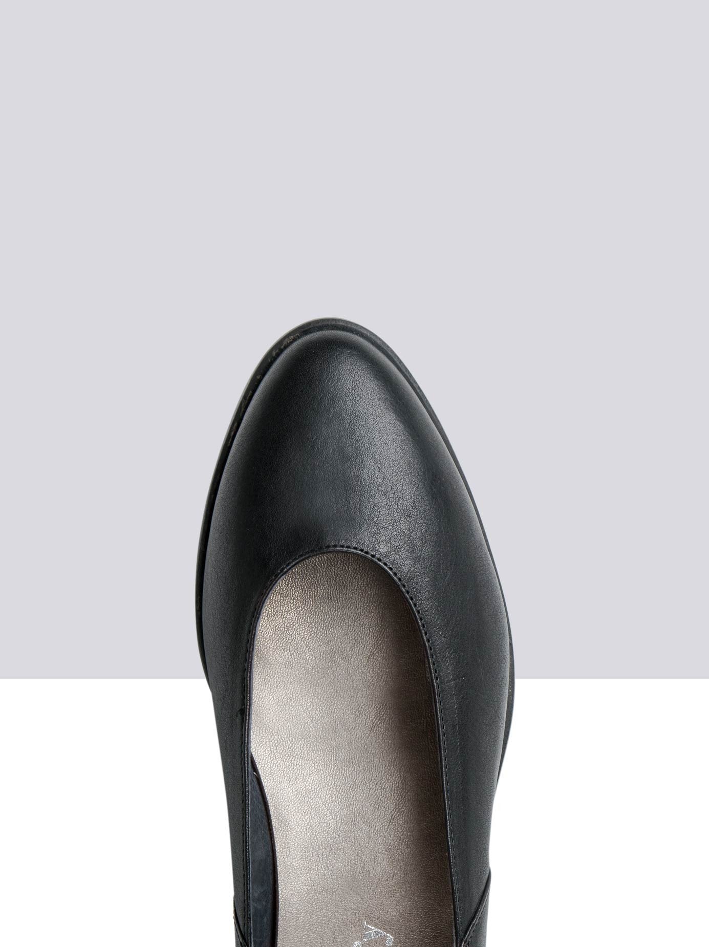 Dow - Black Leather
