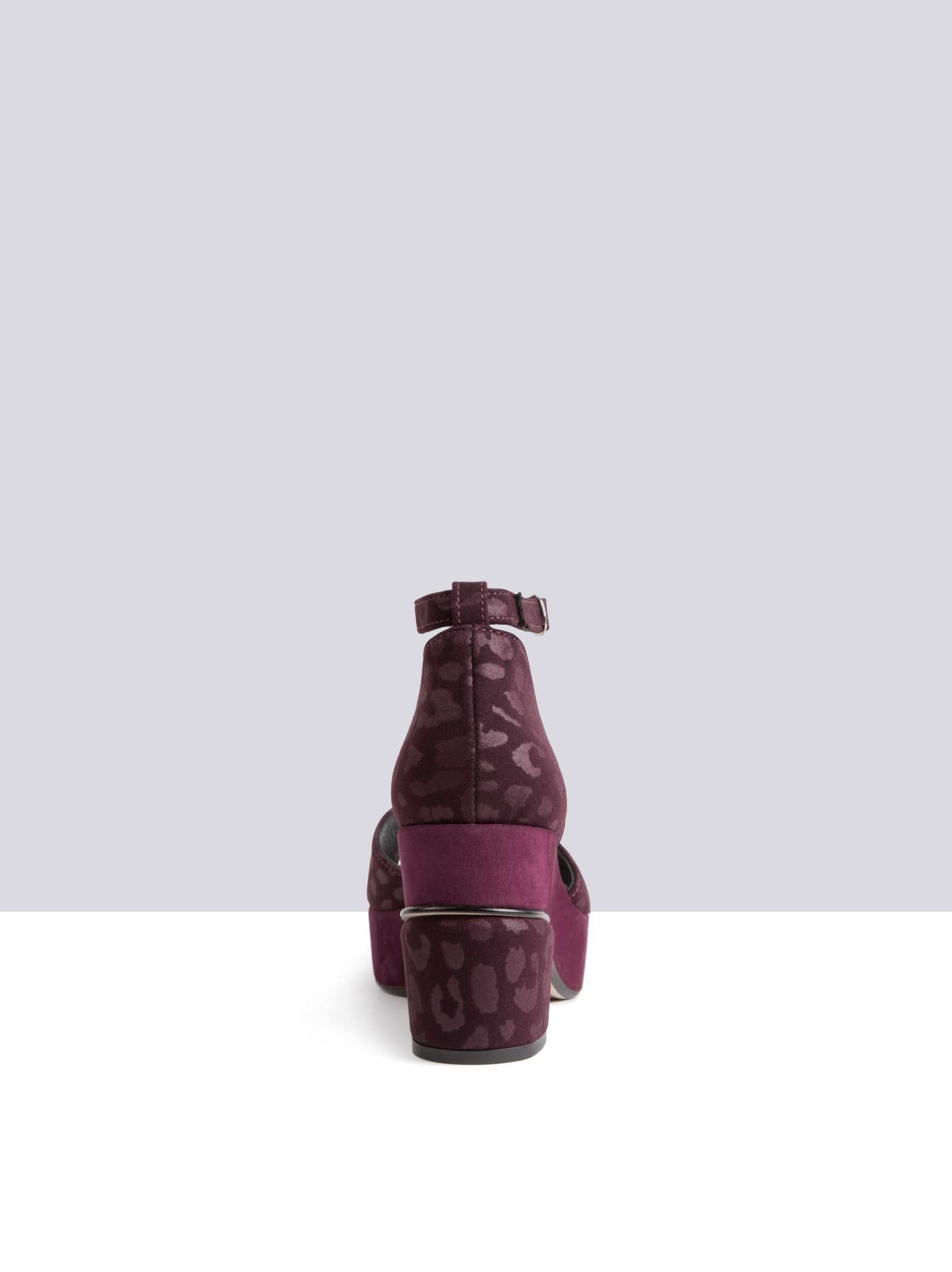 Luhan - Bordeaux Leopard Fabric