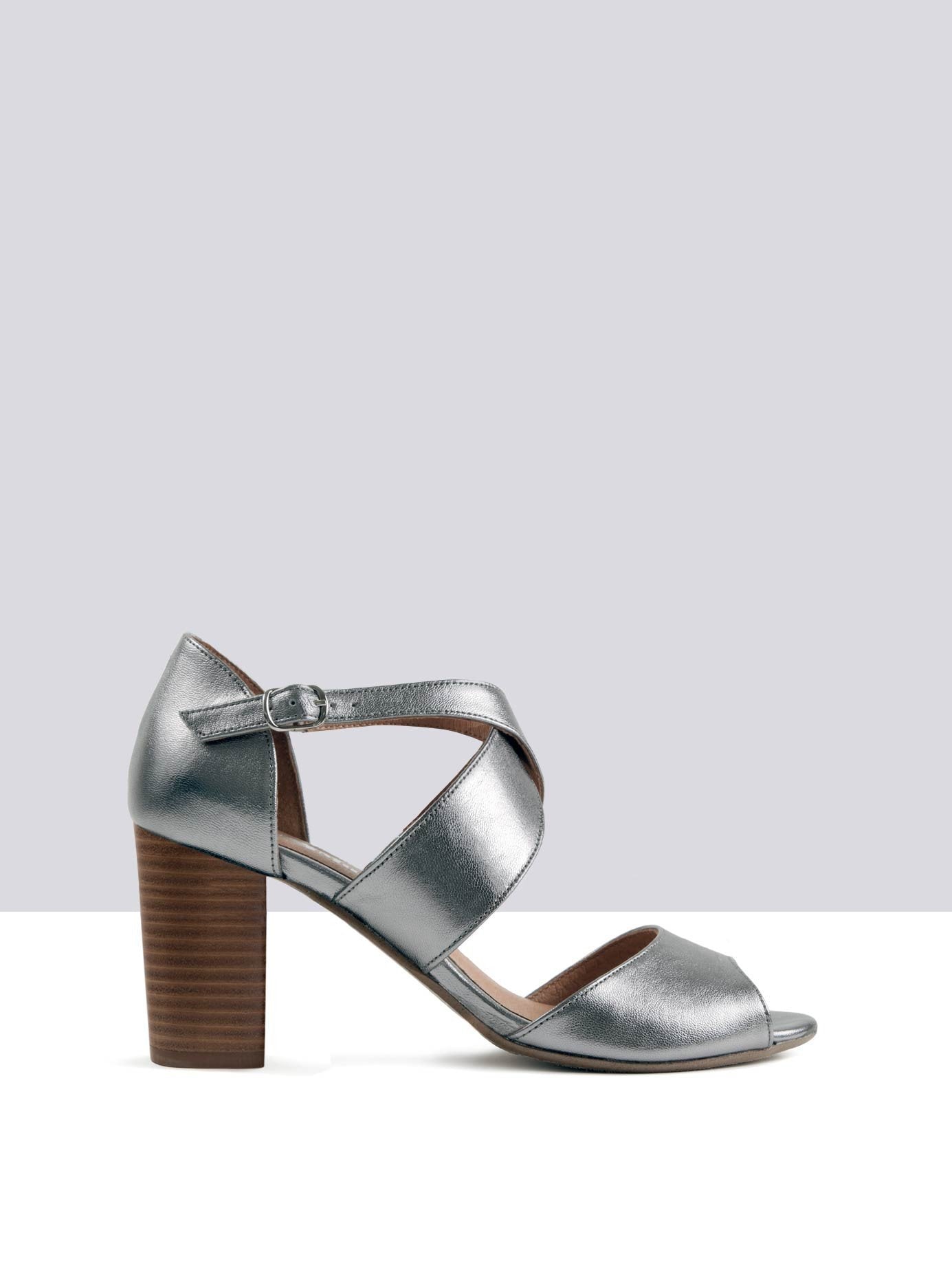Merritt - Silver Leather