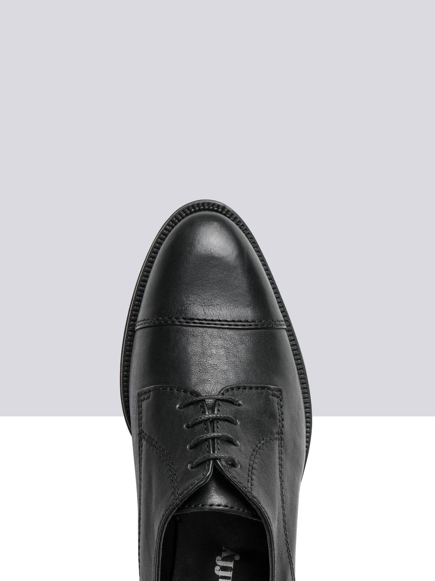 River - Black Leather