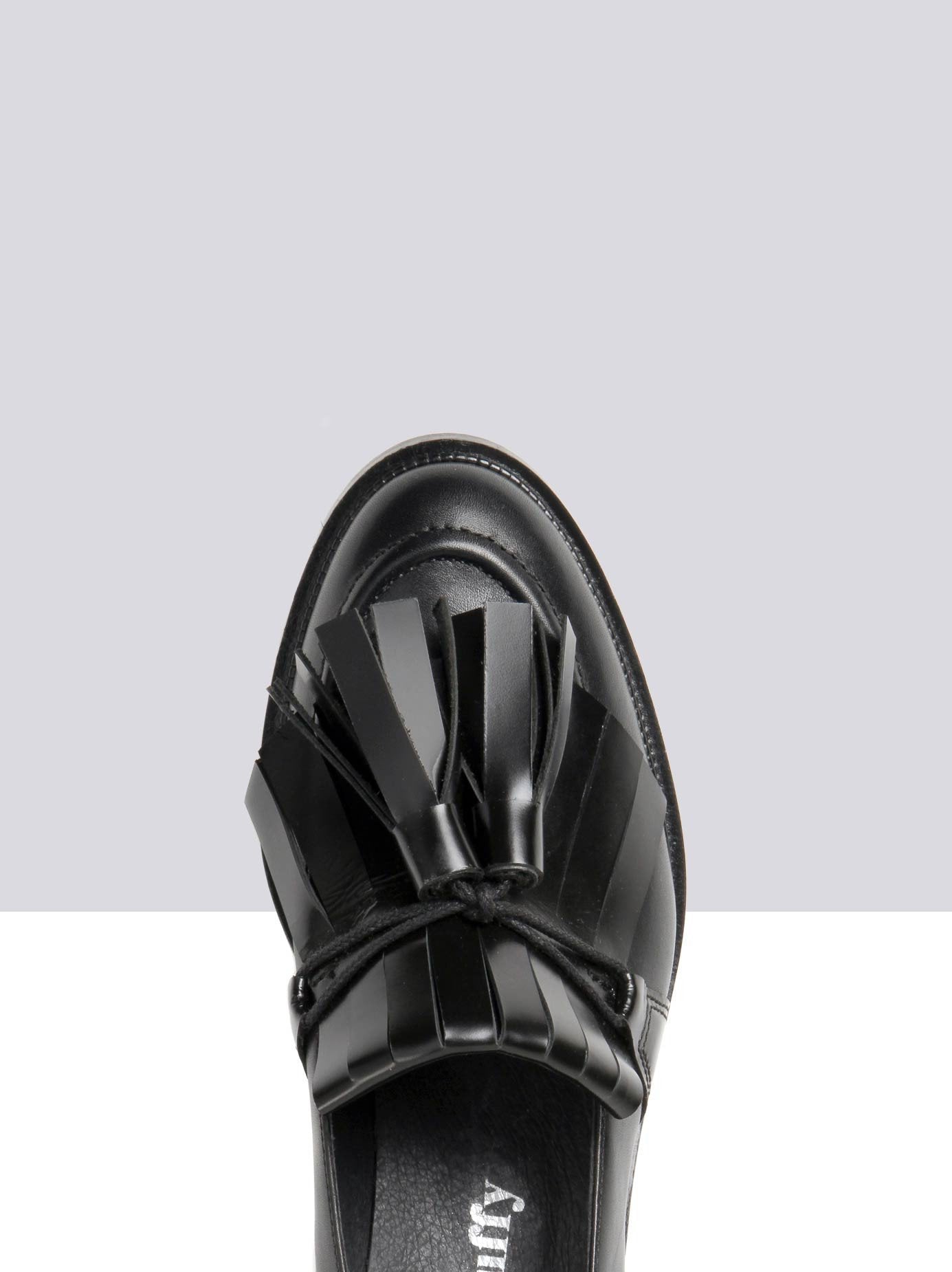 Stanley - Black Leather